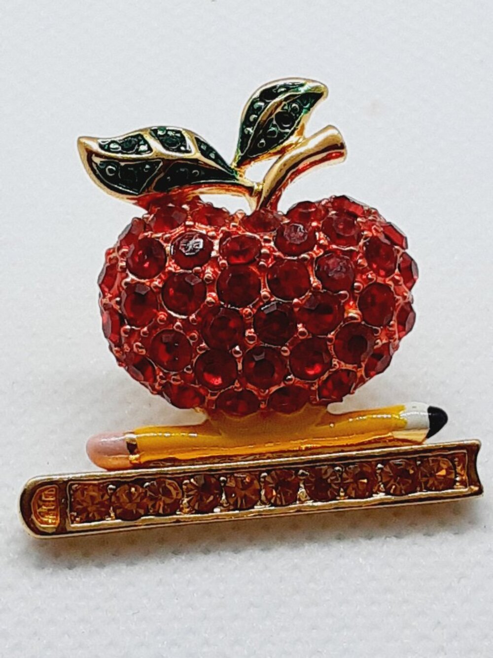 NEW Teacher's Apple Put 'Em Pin - Picture 5 of 9